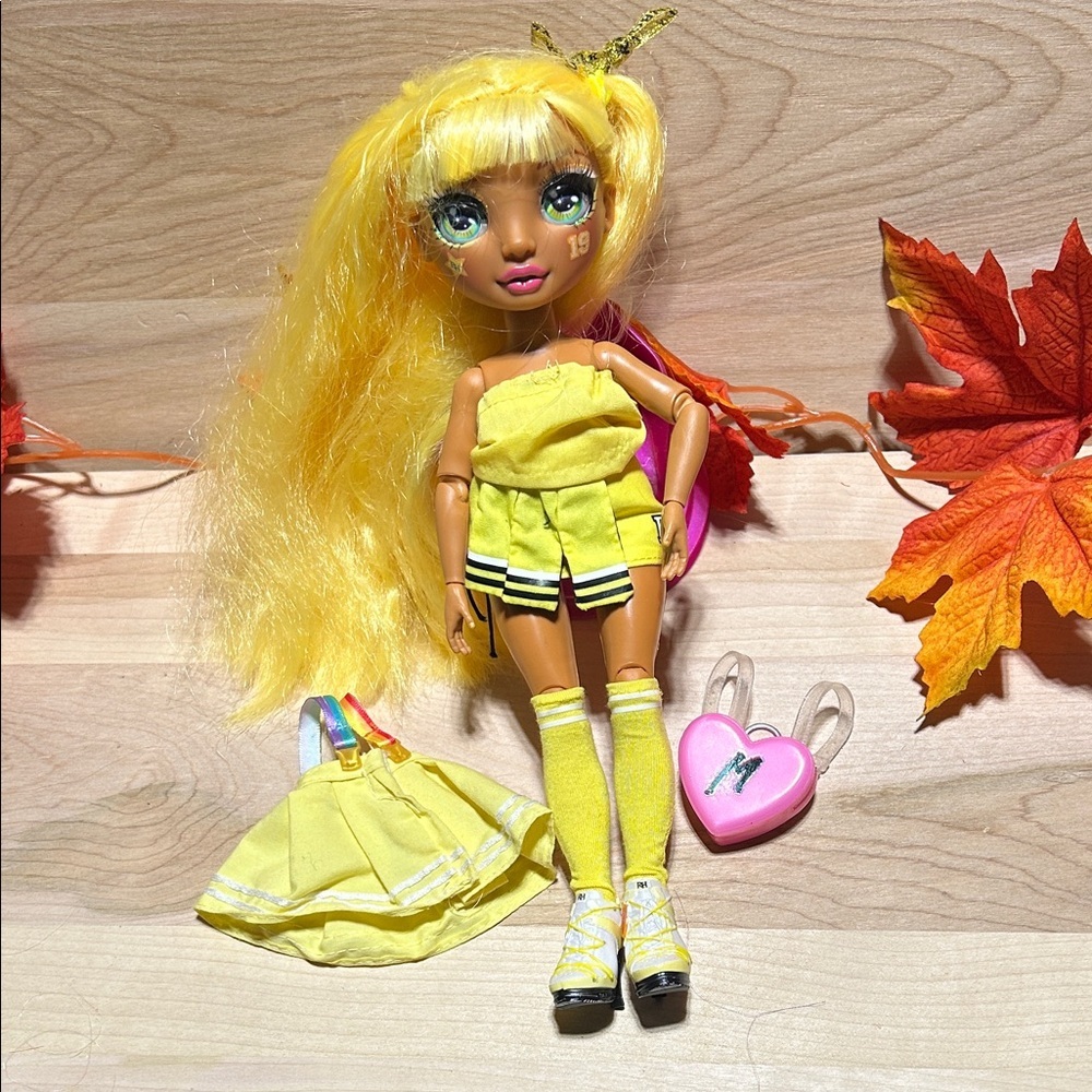 2019 MGA Rainbow High - Cheer Sunny Madison Fashion Doll with Accessories